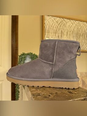 UGG Women's Classic Mini II boot